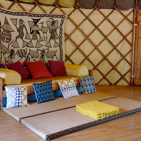 Glamping Le Cri De La Yourte Saint-Urcisse (Lot-et-Garonne)